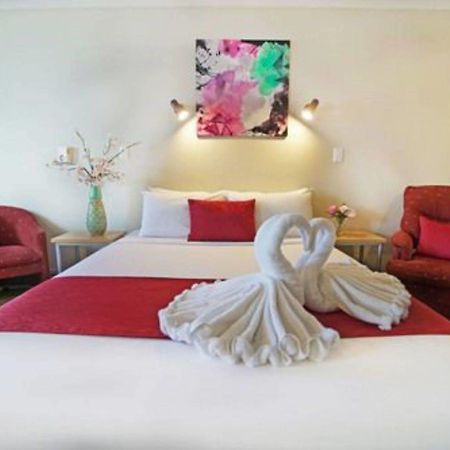 Ashwood Manor Motor Lodge Гамильтон Экстерьер фото
