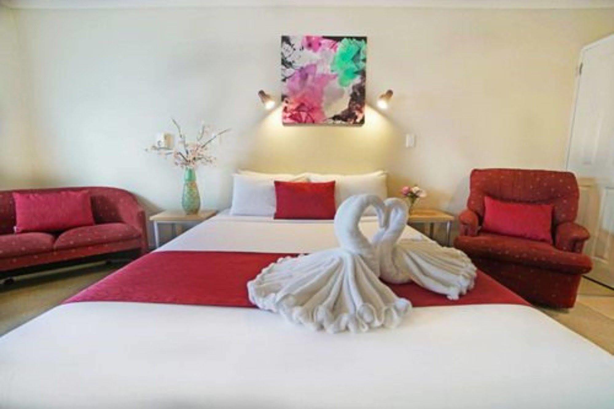 Ashwood Manor Motor Lodge Гамильтон Экстерьер фото