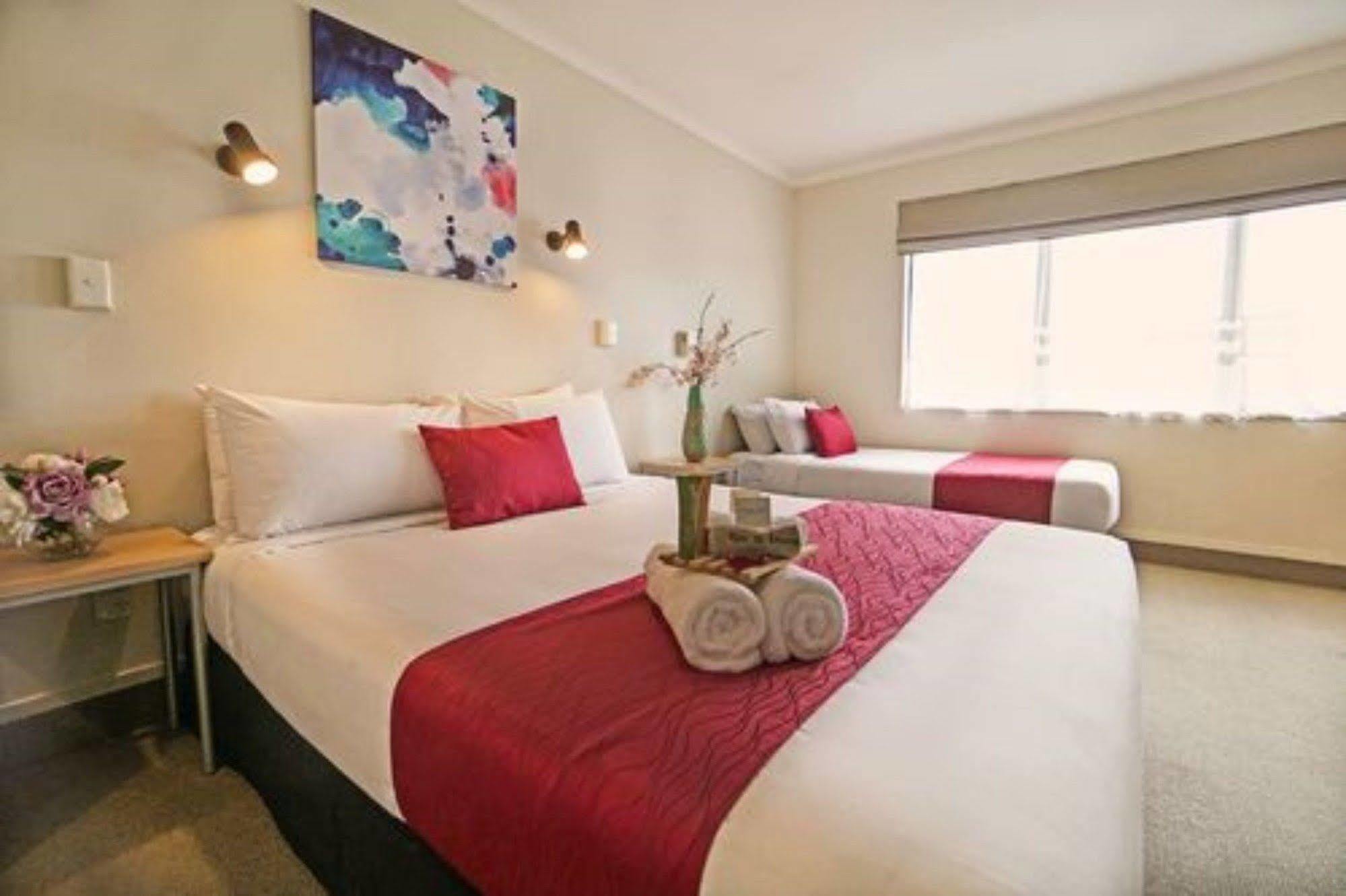 Ashwood Manor Motor Lodge Гамильтон Экстерьер фото