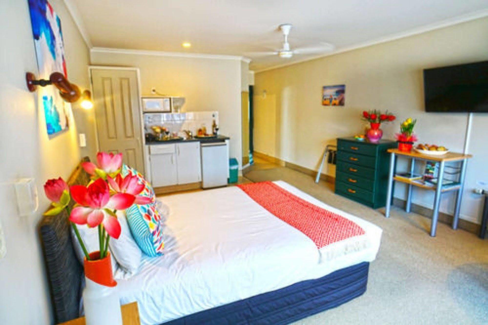 Ashwood Manor Motor Lodge Гамильтон Экстерьер фото