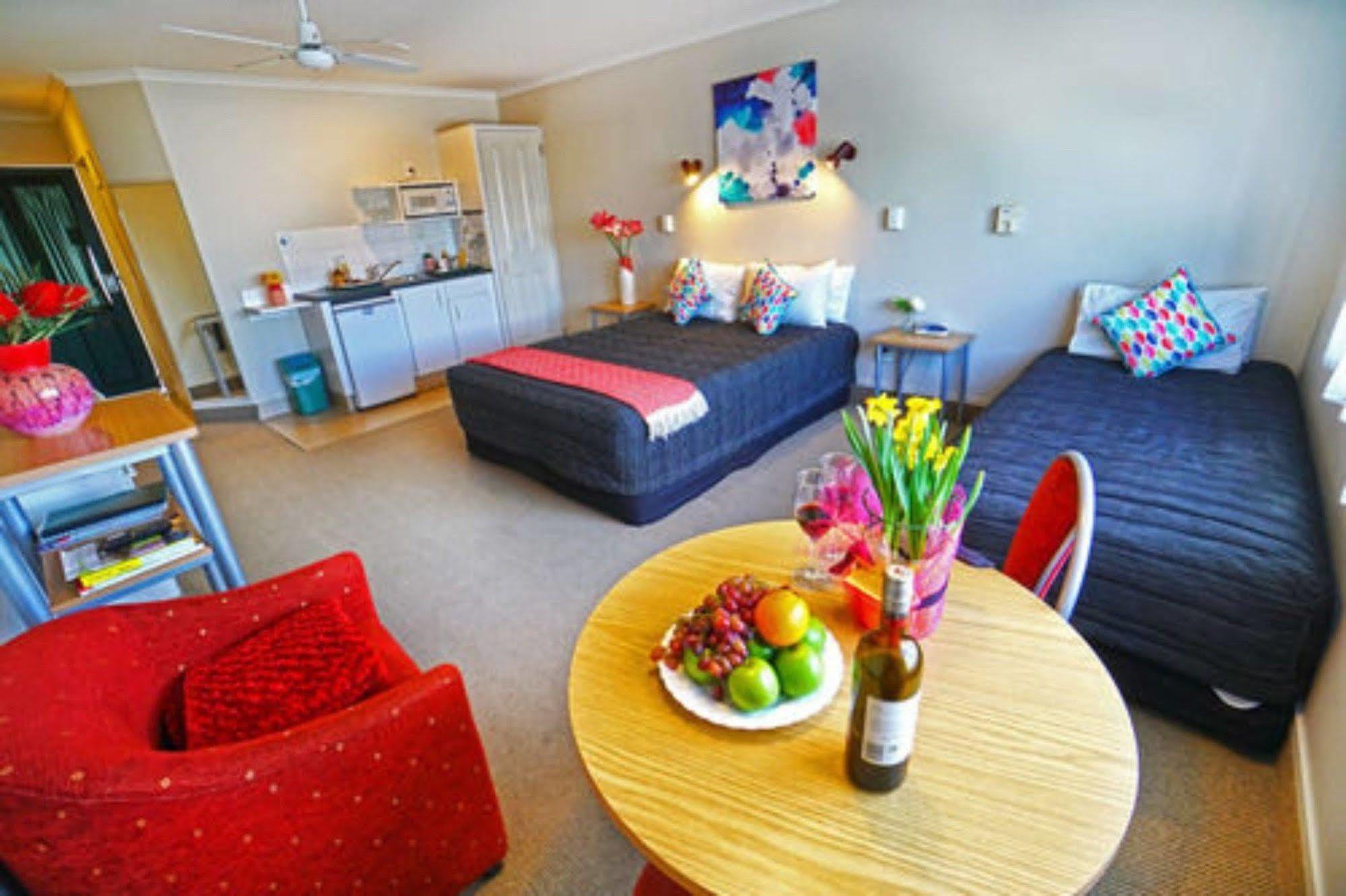 Ashwood Manor Motor Lodge Гамильтон Экстерьер фото